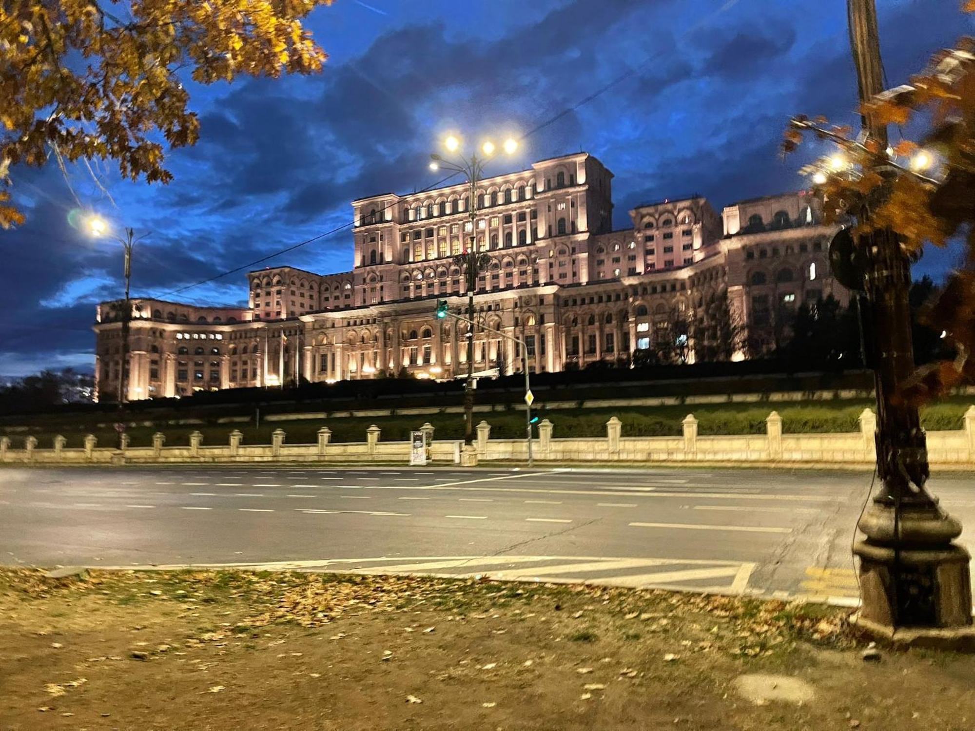 Apartament Zona Marriott-Palatul Parlamentului Bucureşti Exterior foto